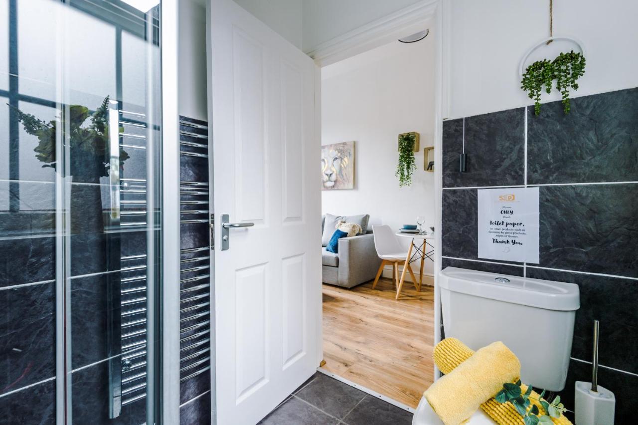 Bright 1-Bed Apartment In Chester By 53 Degrees Property, Ideal For Professionals & Couples, Great Location - Sleeps 4 Exterior foto